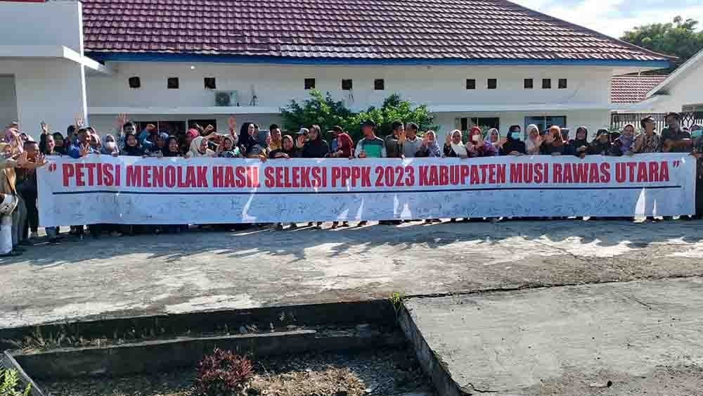 Ratusan Guru Pelamar PPPK Muratara Tolak Hasil SKTT