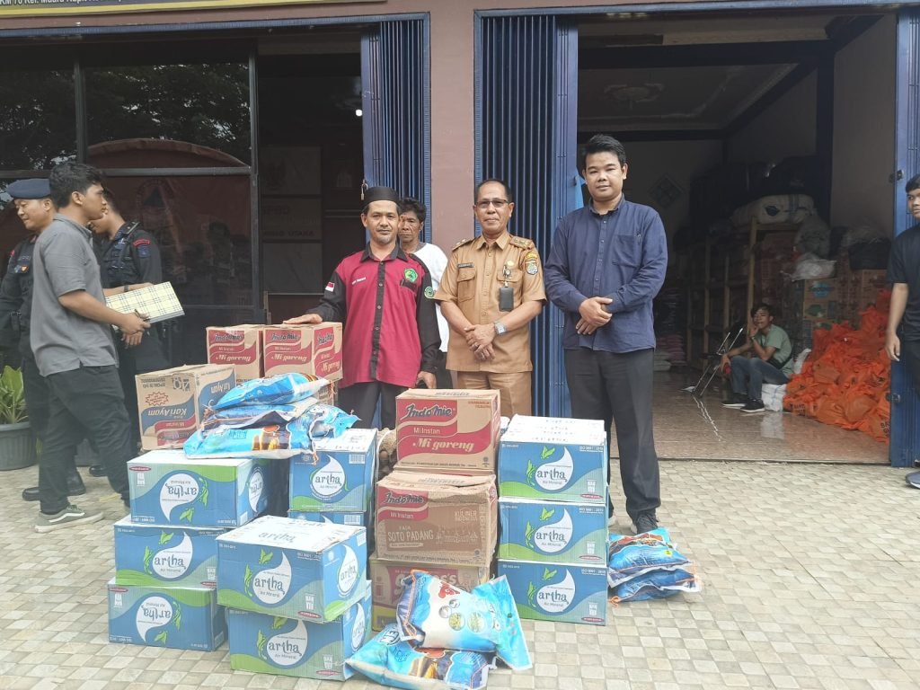 Peduli Korban Banjir, Ikatan Alumni (IKA) STAI Bumi Silampari Turun ke Muratara