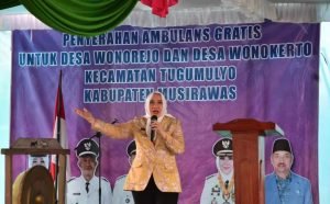 Dua Mobil Ambulans Desa Diserahkan Bupati Ratna Machmud, Masyarakat Sambut Baik Bantuan Ini