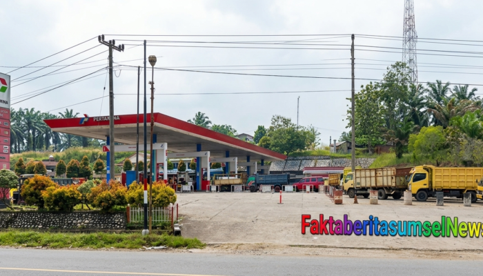 Diduga Ada Praktik Penyaluran Tidak Tepat Sasaran di SPBU Sungai Jauh,Warga Keluhkan Antrean Panjang dan Harga Solar Melambung