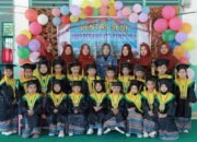 33 Siswa TK Pembina Rawas Ulu Diwisuda,Disdik Muratara Tekankan Wajib Belajar 13 Tahun